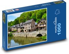 Rzeka, kanał, wieś Puzzle 1000 elementów - 60x46 cm