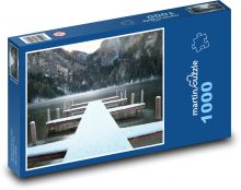 Zimní krajina - jezero, molo Puzzle 1000 dílků - 60 x 46 cm