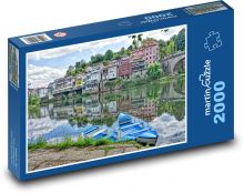 Lode - rieka, dedina Puzzle 2000 dielikov - 90 x 60 cm